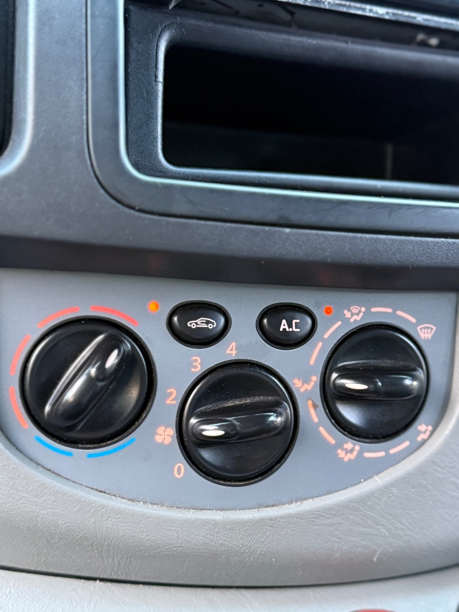 Used Vauxhall Vivaro 2013 for sale - 77225332: Photo 21