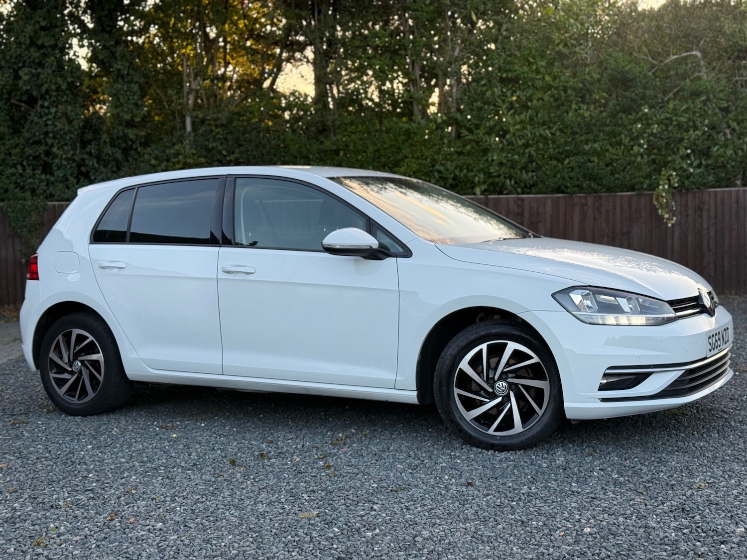Used Volkswagen Golf 2019 for sale - 76063656: Photo 1