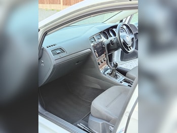 Used Volkswagen Golf 2019 for sale - 76063656: Photo