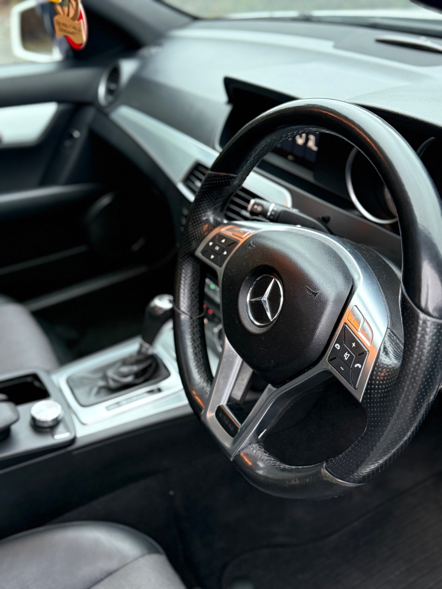 Used Mercedes-Benz C Class 2012 for sale - 77027801: Photo 4