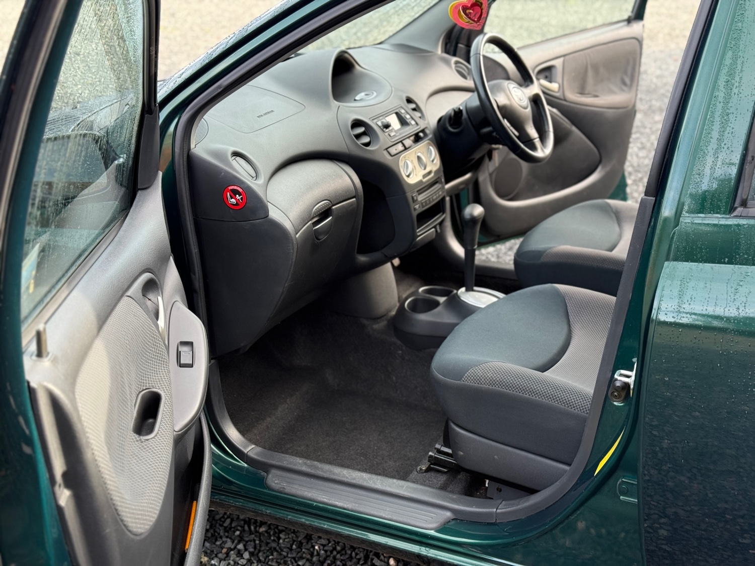 Used Toyota Yaris 2004 for sale - 77381162: Photo 20