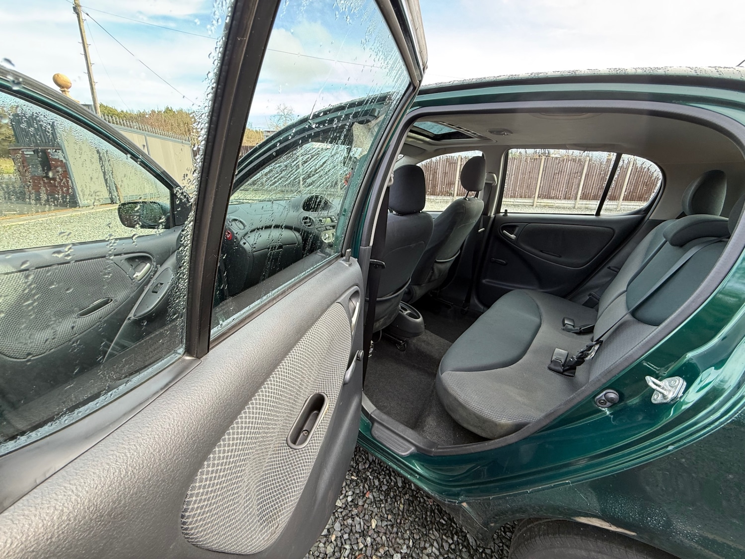 Used Toyota Yaris 2004 for sale - 77381162: Photo 28