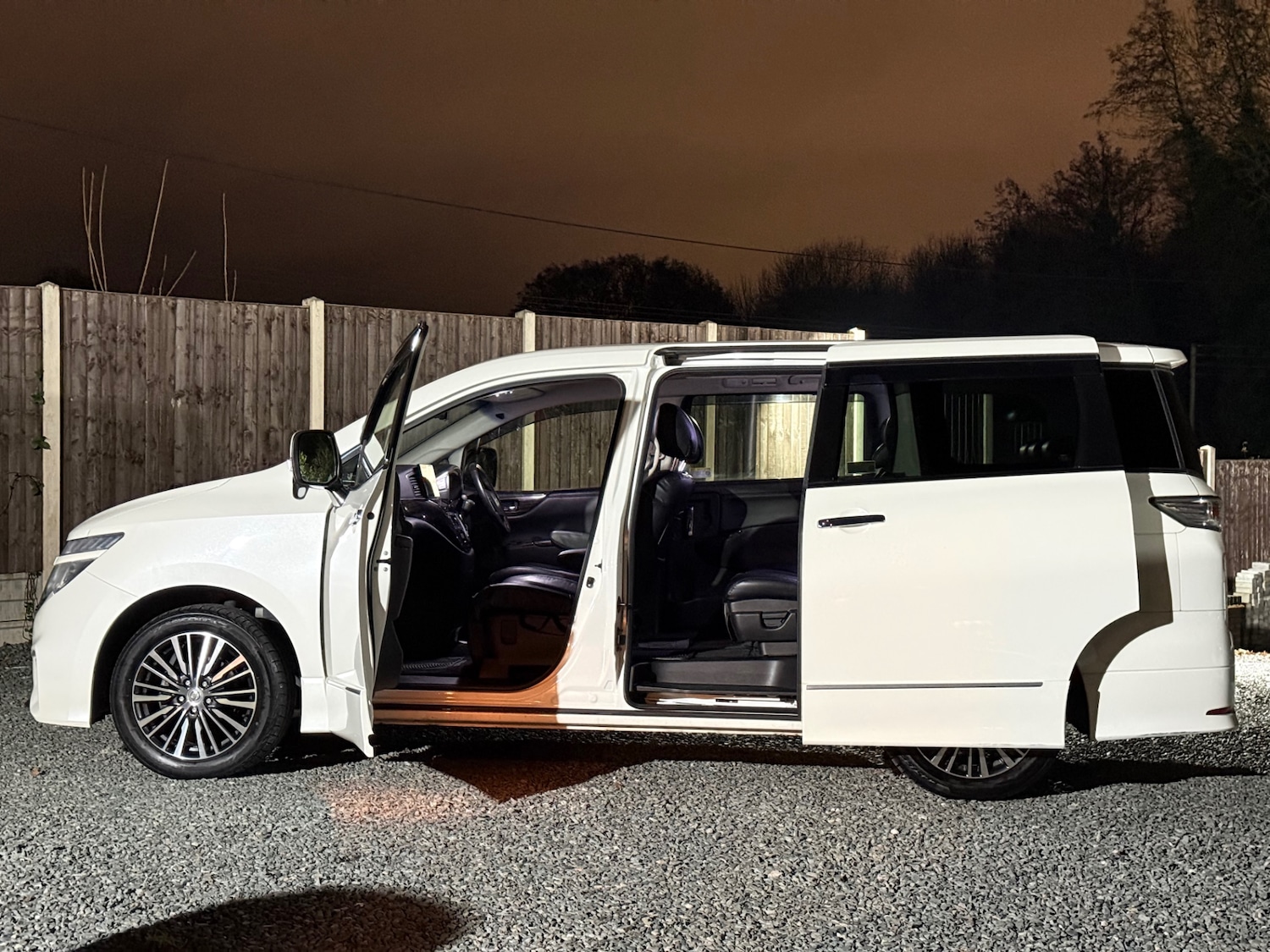 Used Nissan Elgrand 2025 for sale - 77097044: Photo 15