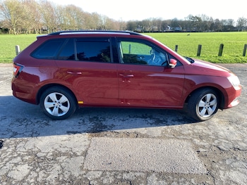 Used Skoda Fabia 2015 for sale - 77062162: Photo