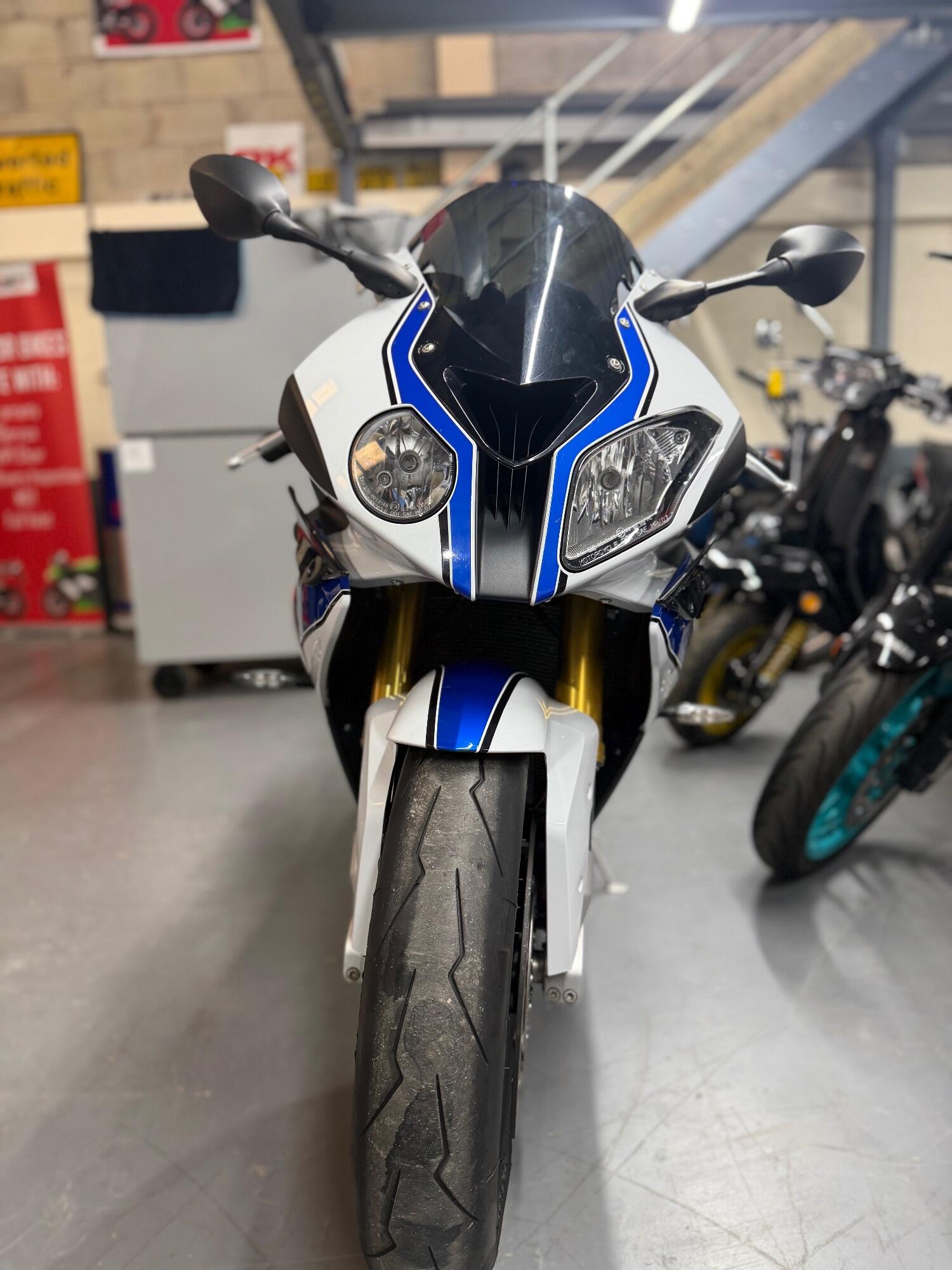 BMW HP4