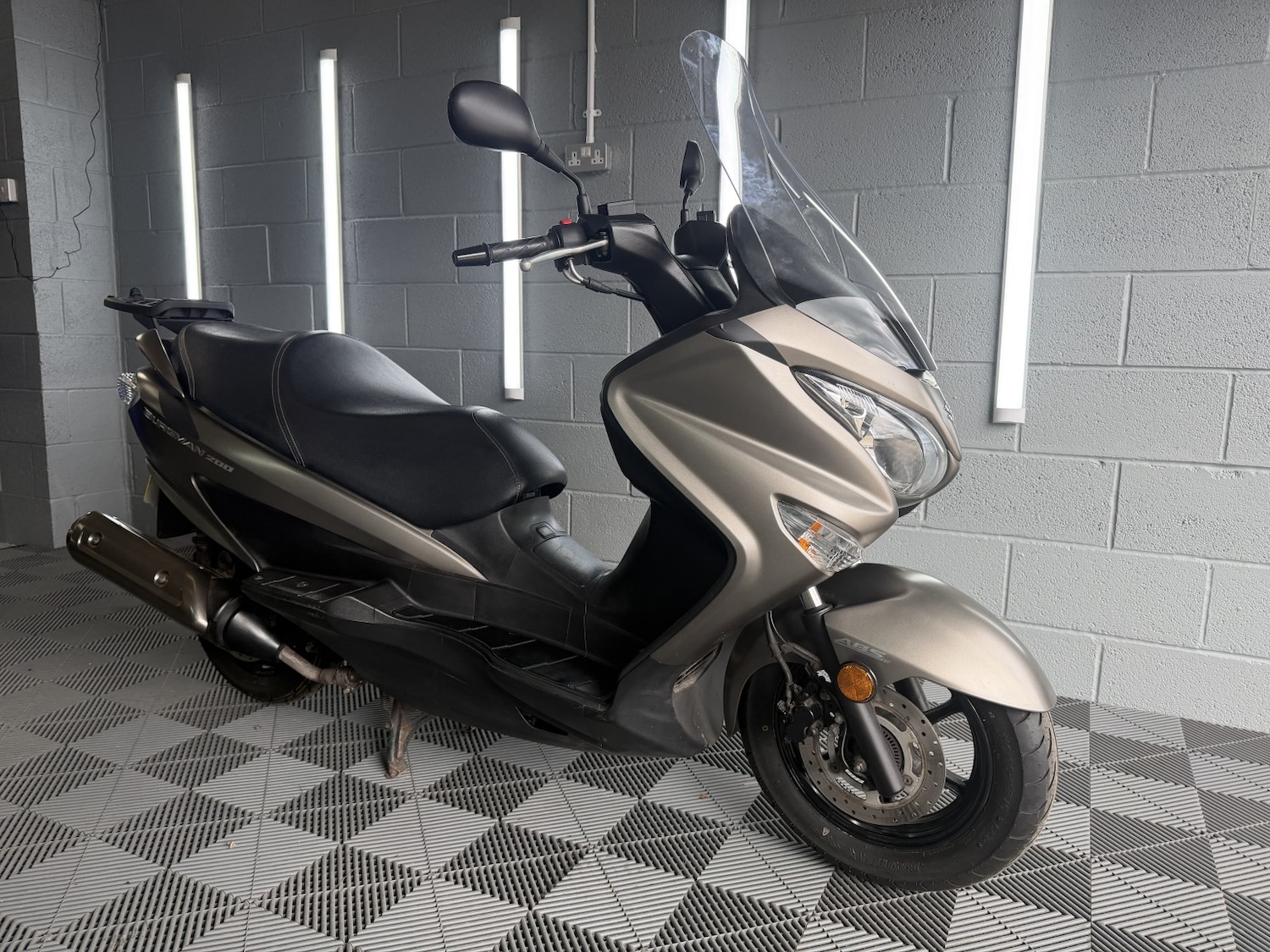 Used Suzuki BURGMAN 2017 for sale - 78545756: Photo 2