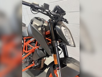 Used KTM 125 DUKE 2022 for sale - bike-79060061: Photo