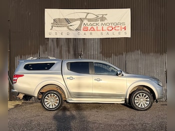 Used Mitsubishi L200 2017 for sale - 77000981: Photo