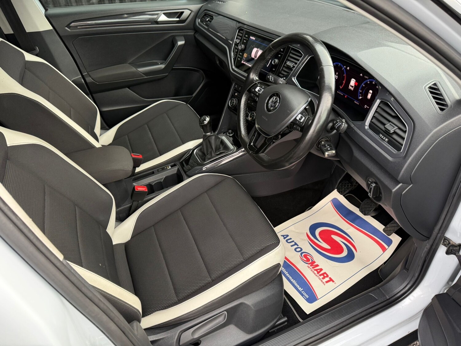 Used Volkswagen T-Roc 2018 for sale - 76193126: Photo 13