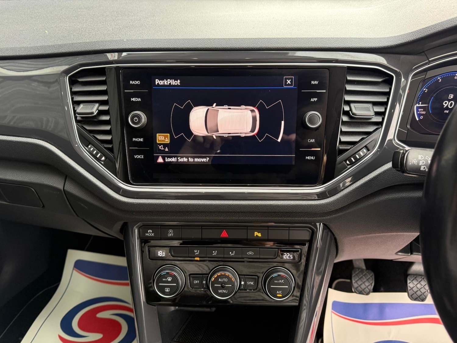 Used Volkswagen T-Roc 2018 for sale - 76193126: Photo 19