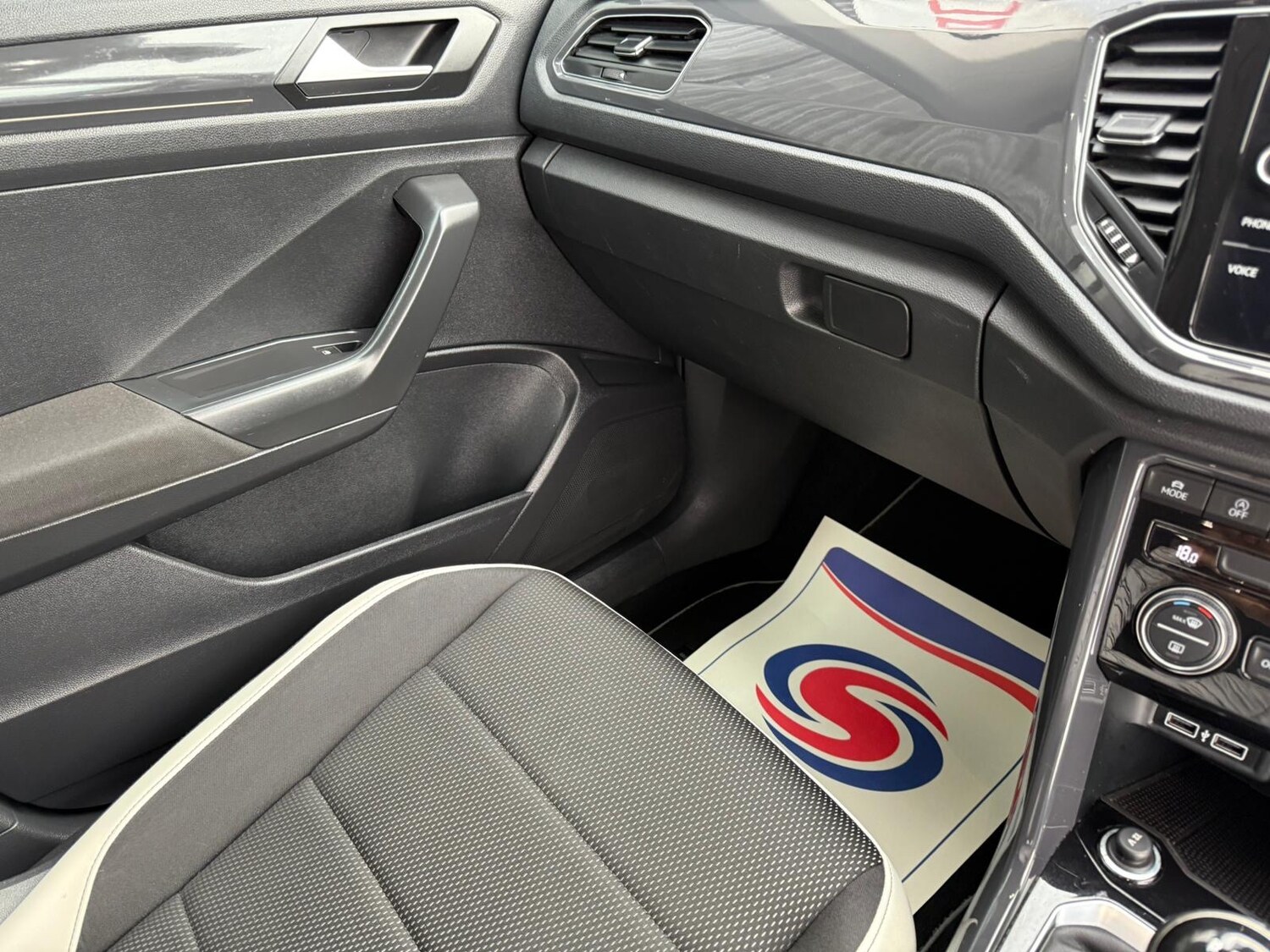 Used Volkswagen T-Roc 2018 for sale - 76193126: Photo 21