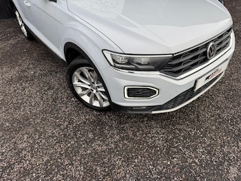 Used Volkswagen T-Roc 2018 for sale - 76193126: Photo
