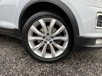 Used Volkswagen T-Roc 2018 for sale - 76193126: Photo