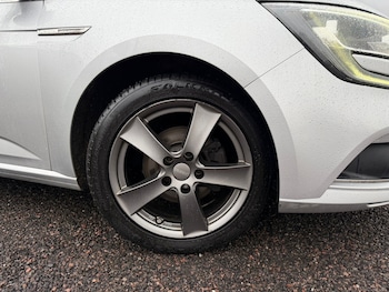 Used Renault Megane 2017 for sale - 77033064: Photo