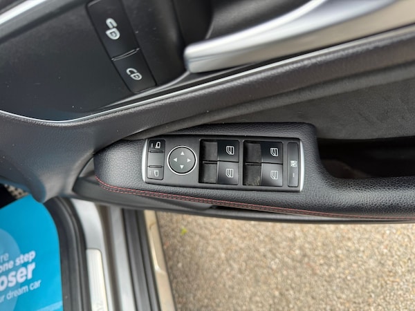 Used Mercedes-Benz GLA 2018 for sale - 75653237: Photo 11