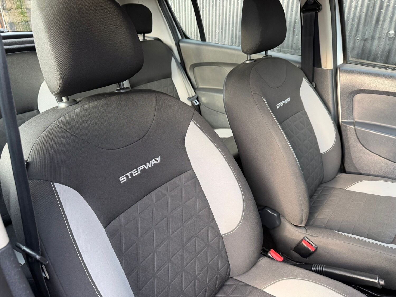 Used Dacia Sandero Stepway 2015 for sale - 76565216: Photo 13