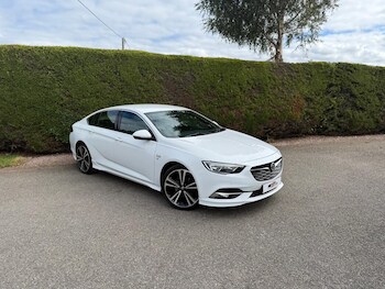 Vauxhall - Insignia