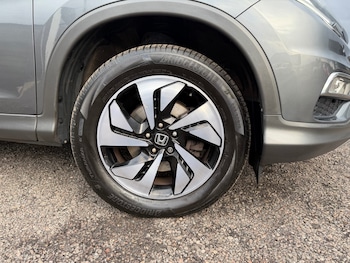 Used Honda CR-V 2017 for sale - 77460053: Photo