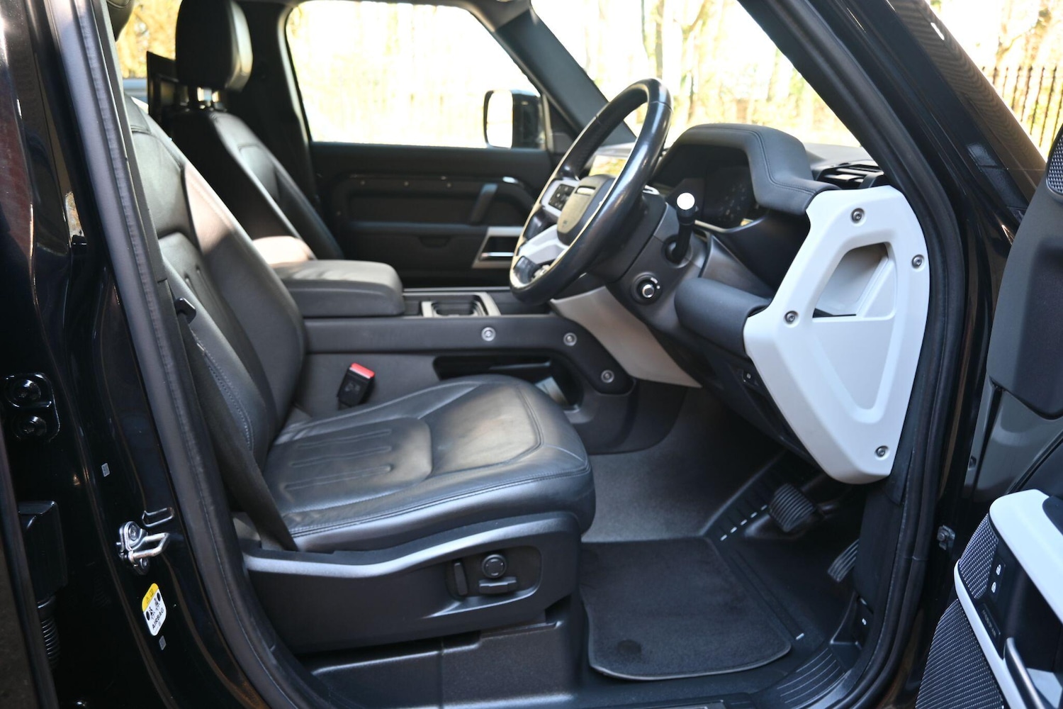 Used Land Rover Defender 2021 for sale - 77939569: Photo 10