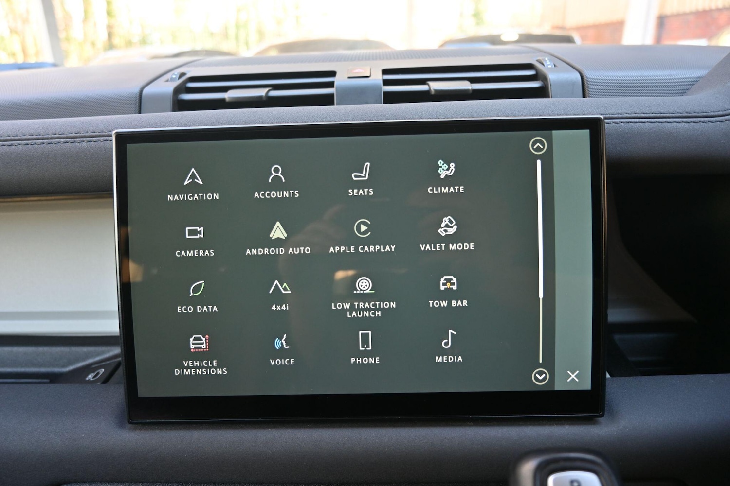 Used Land Rover Defender 2021 for sale - 77939569: Photo 13