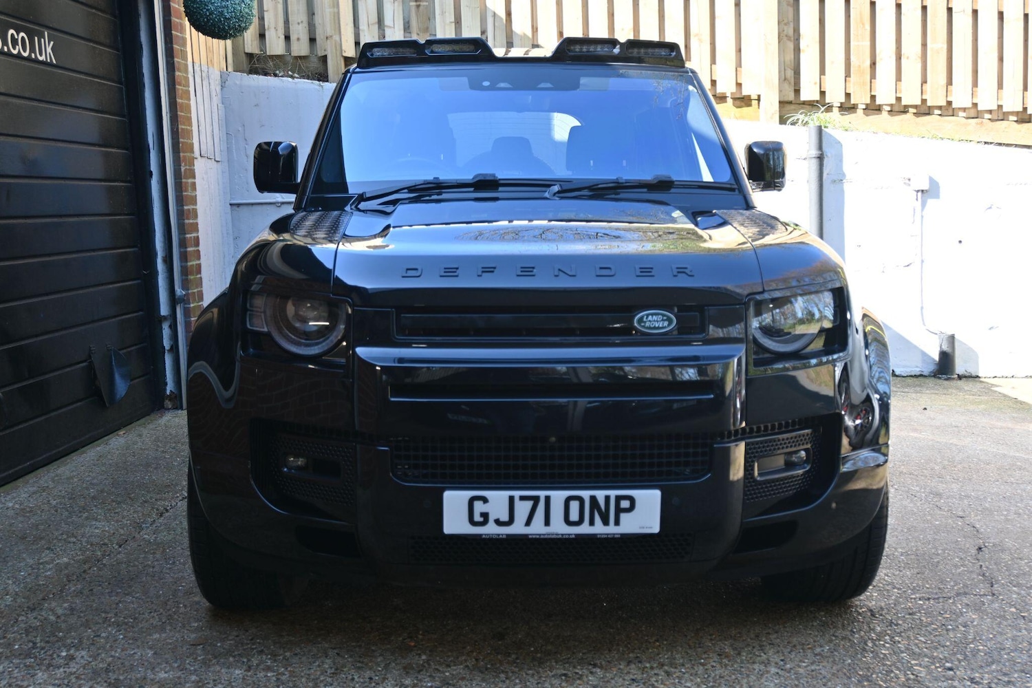 Used Land Rover Defender 2021 for sale - 77939569: Photo 2