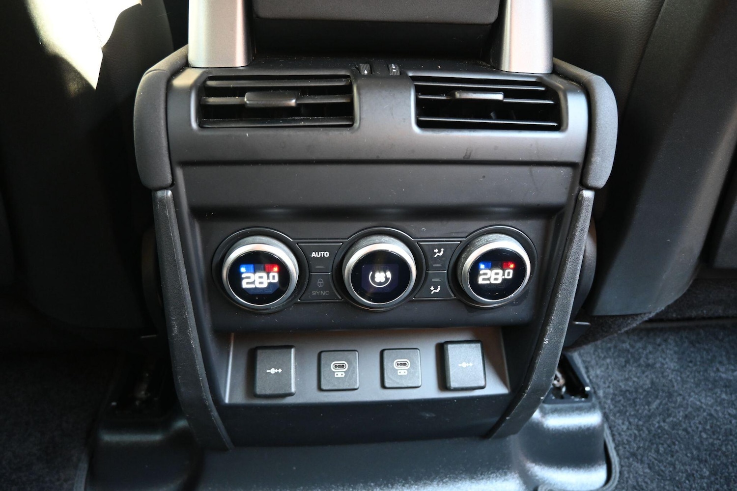 Used Land Rover Defender 2021 for sale - 77939569: Photo 22