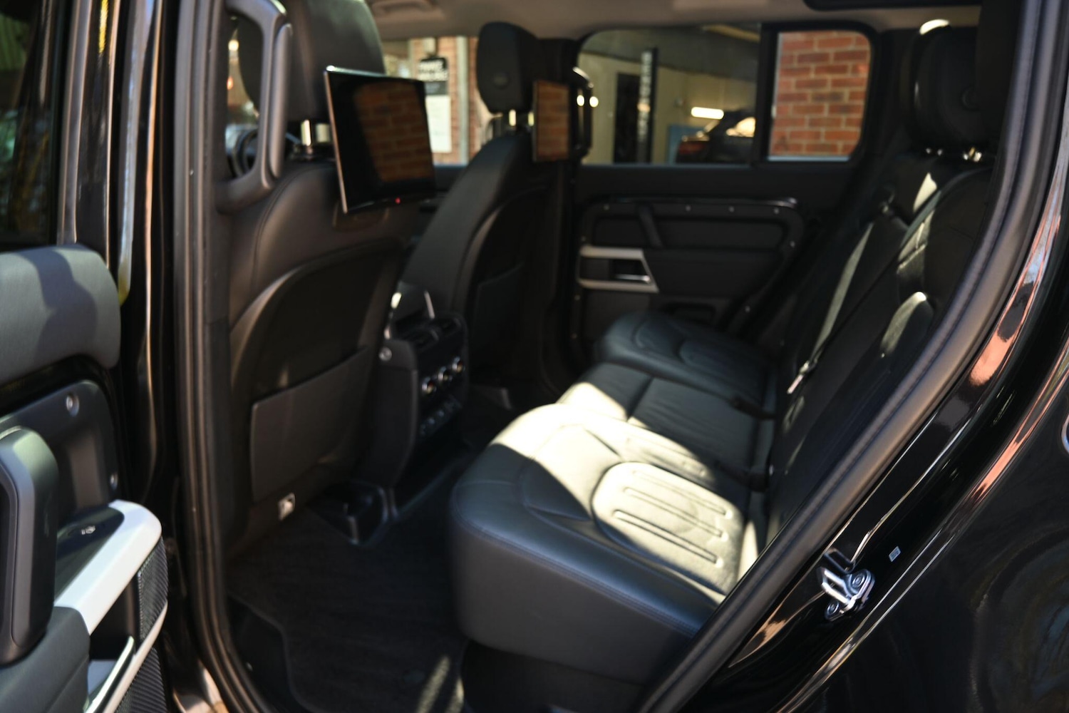 Used Land Rover Defender 2021 for sale - 77939569: Photo 24