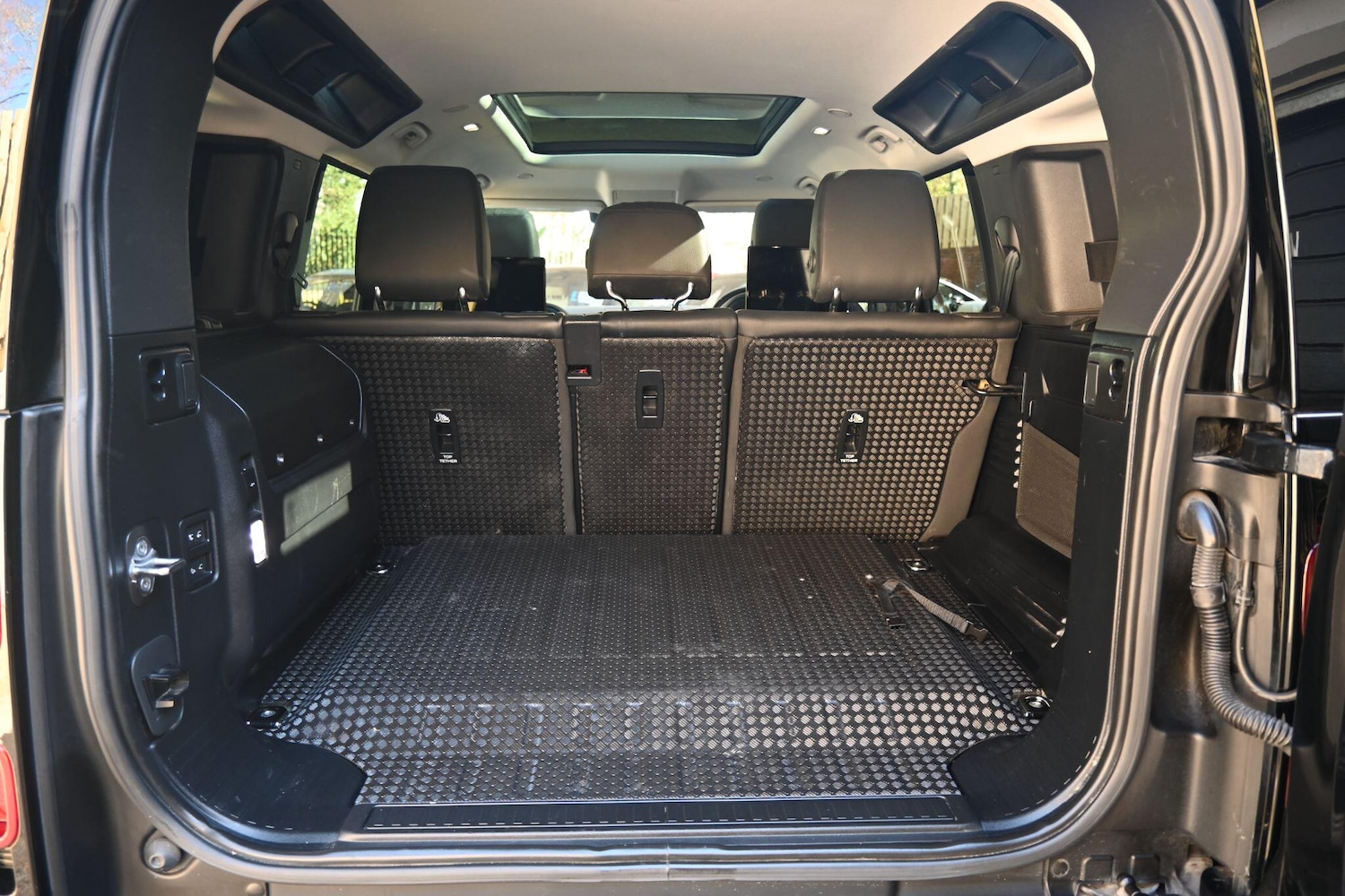 Used Land Rover Defender 2021 for sale - 77939569: Photo 25