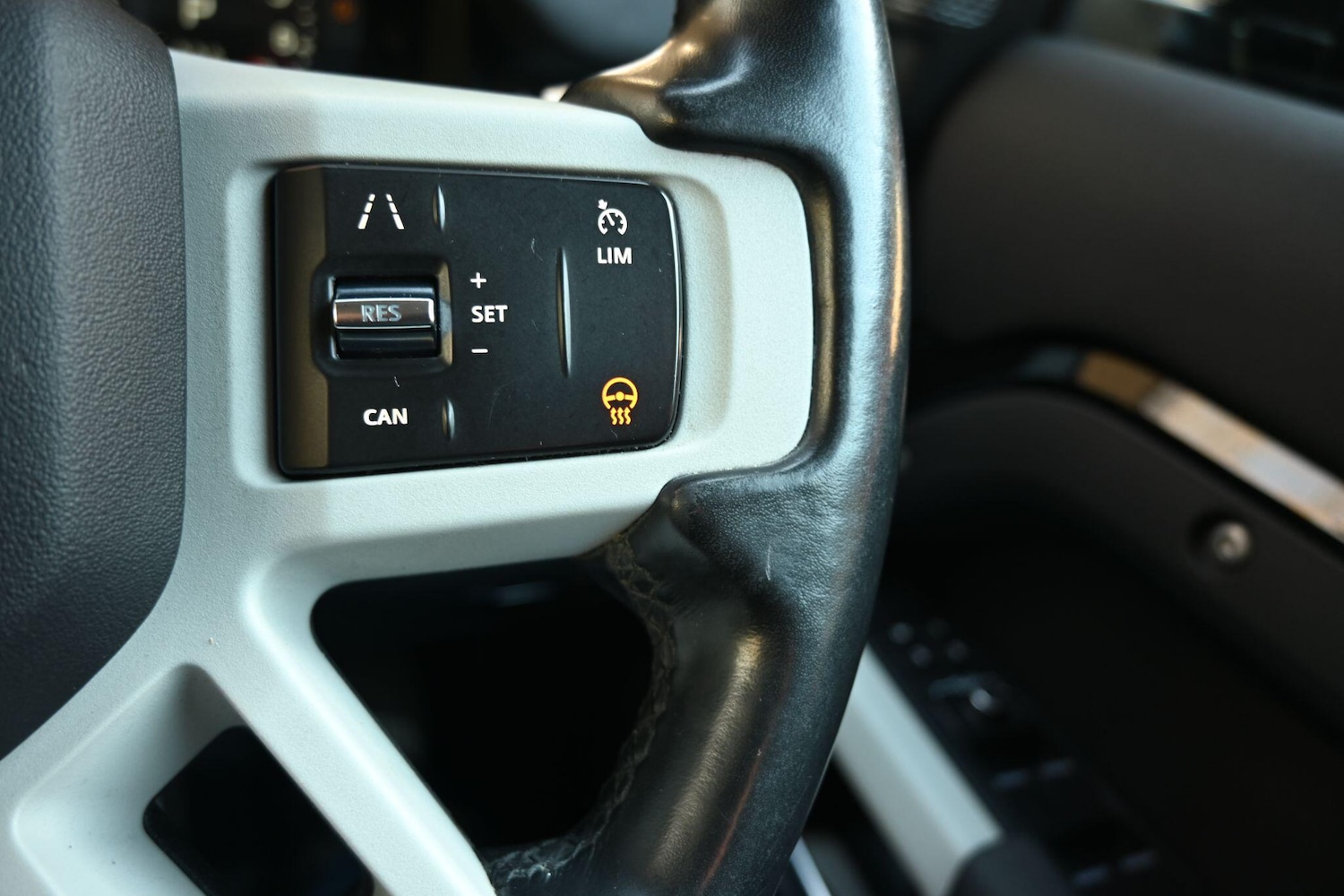 Used Land Rover Defender 2021 for sale - 77939569: Photo 32