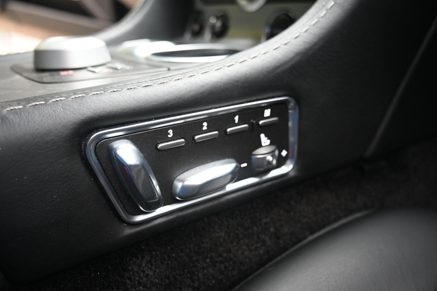 Used Aston Martin Rapide 2011 for sale - 76988560: Photo 22