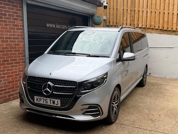 Used Mercedes-Benz V-Class 2025 for sale - 79601607: Photo
