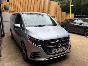 Used Mercedes-Benz V-Class 2025 for sale - 79601607: Photo
