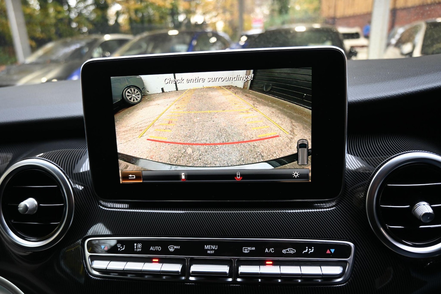 Used Mercedes-Benz V-Class 2019 for sale - 76899394: Photo 12