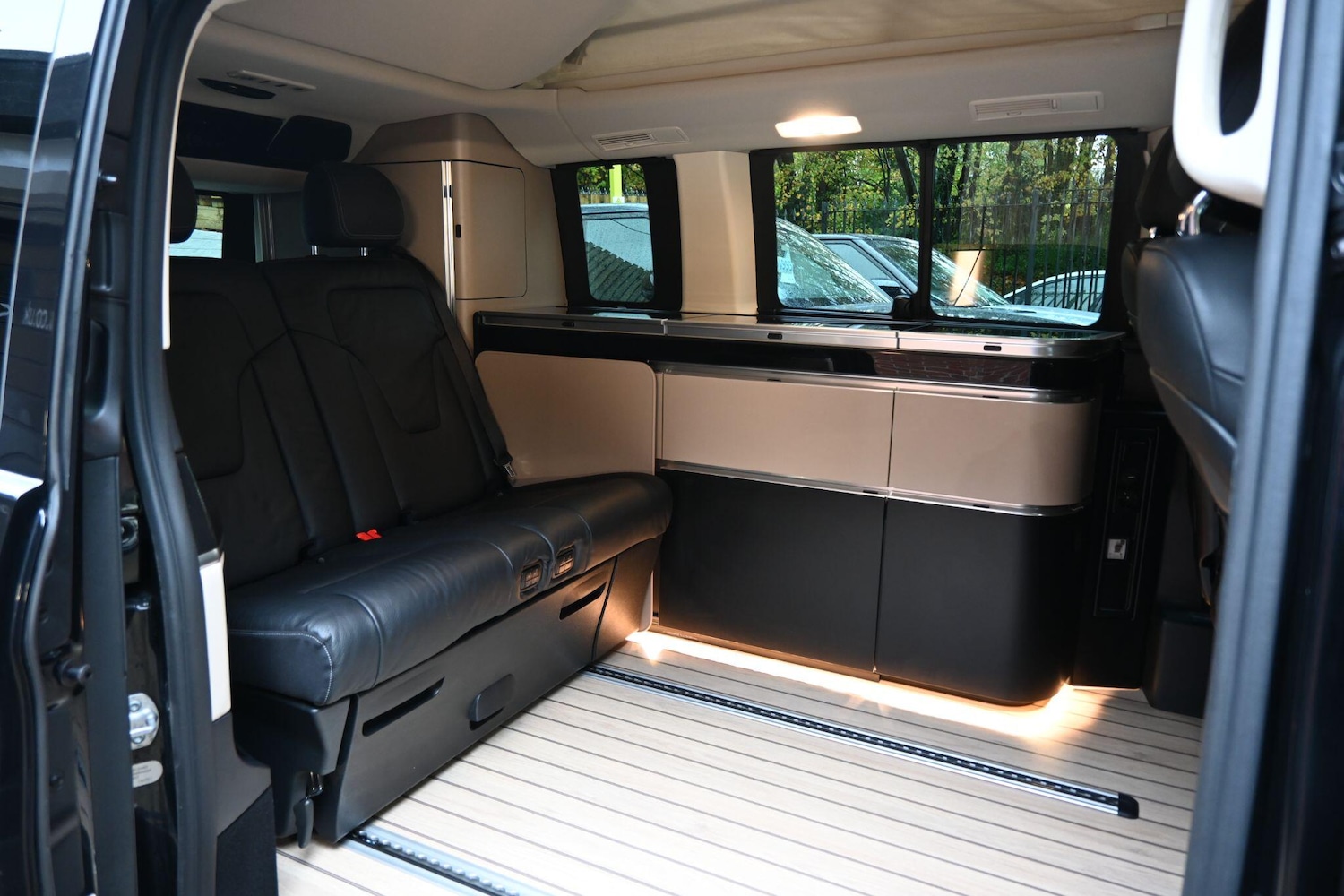 Used Mercedes-Benz V-Class 2019 for sale - 76899394: Photo 17