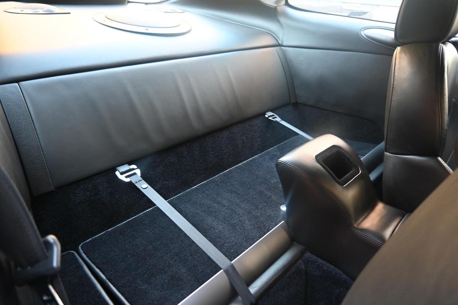 Used Aston Martin Vanquish 2004 for sale - 76780658: Photo 17