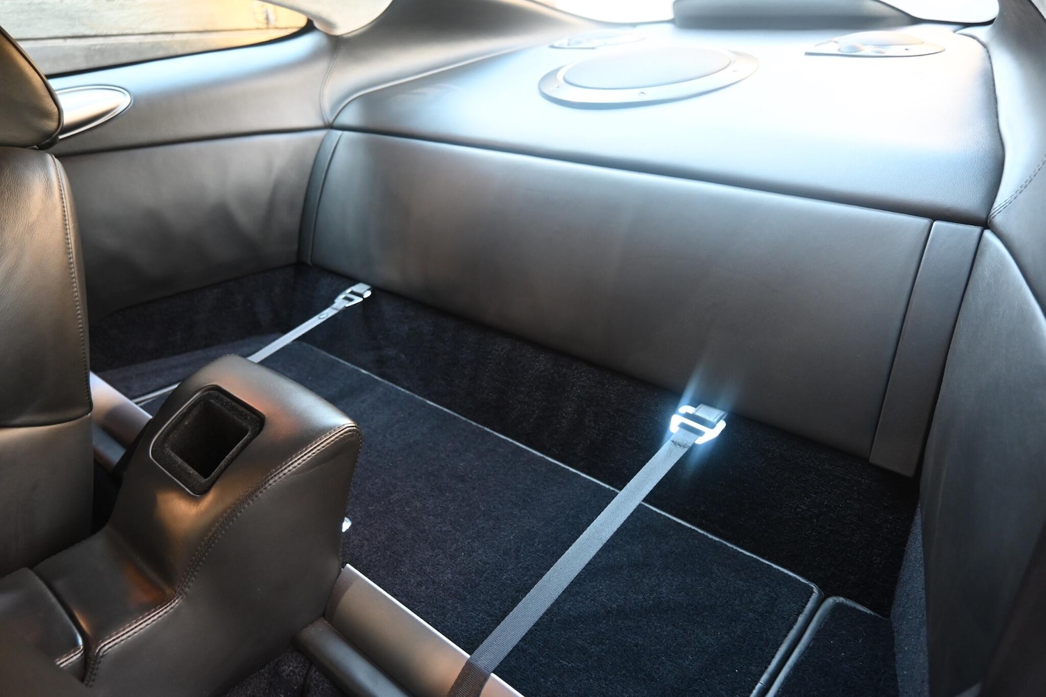 Used Aston Martin Vanquish 2004 for sale - 76780658: Photo 18