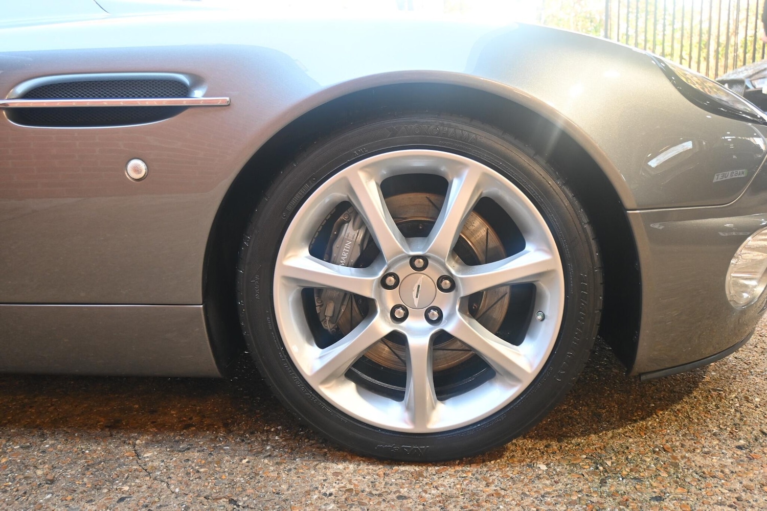 Used Aston Martin Vanquish 2004 for sale - 76780658: Photo 26