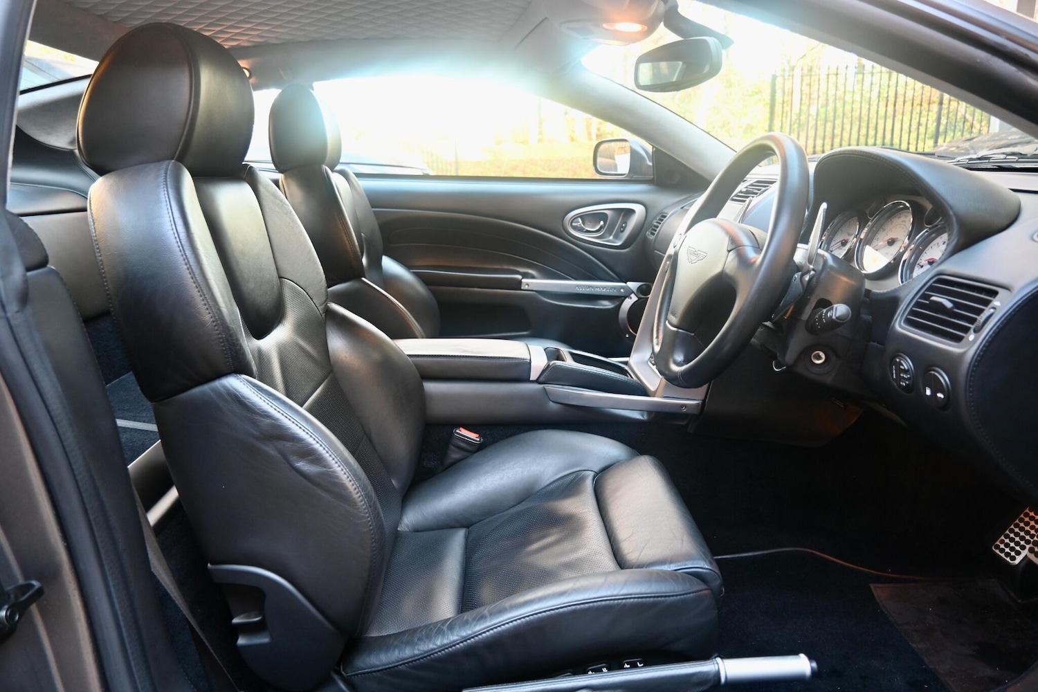 Used Aston Martin Vanquish 2004 for sale - 76780658: Photo 7