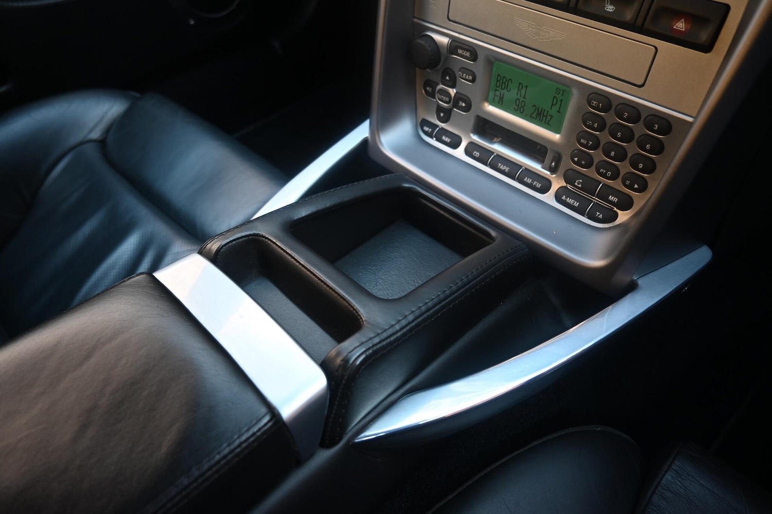 Used Aston Martin Vanquish 2004 for sale - 76780658: Photo 9