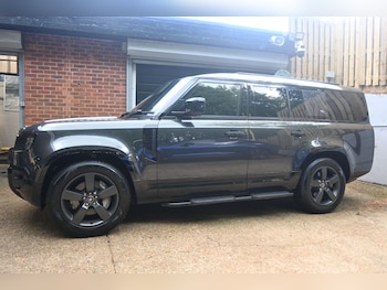 Used Land Rover Defender 130 2023 for sale - 78517042: Photo