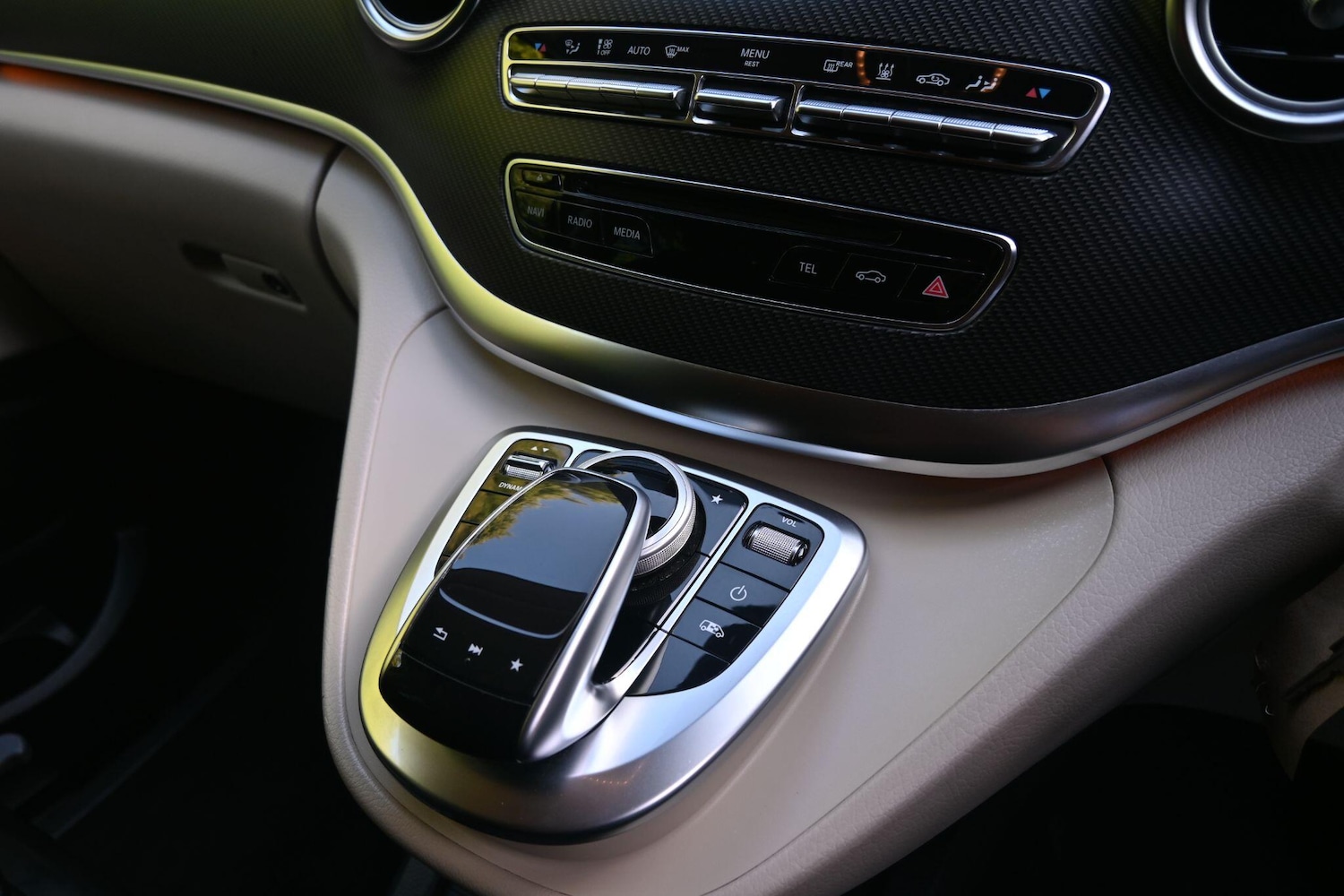 Used Mercedes-Benz V-Class 2018 for sale - 76988440: Photo 13