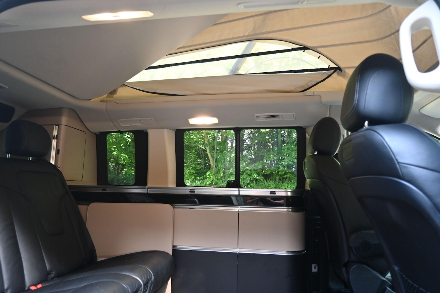 Used Mercedes-Benz V-Class 2018 for sale - 76988440: Photo 16