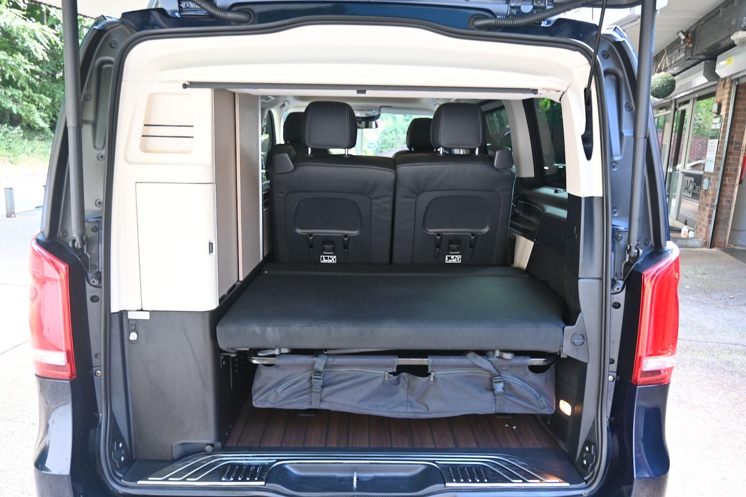 Used Mercedes-Benz V-Class 2018 for sale - 76988440: Photo 17