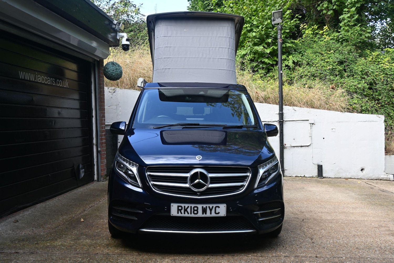 Used Mercedes-Benz V-Class 2018 for sale - 76988440: Photo 2