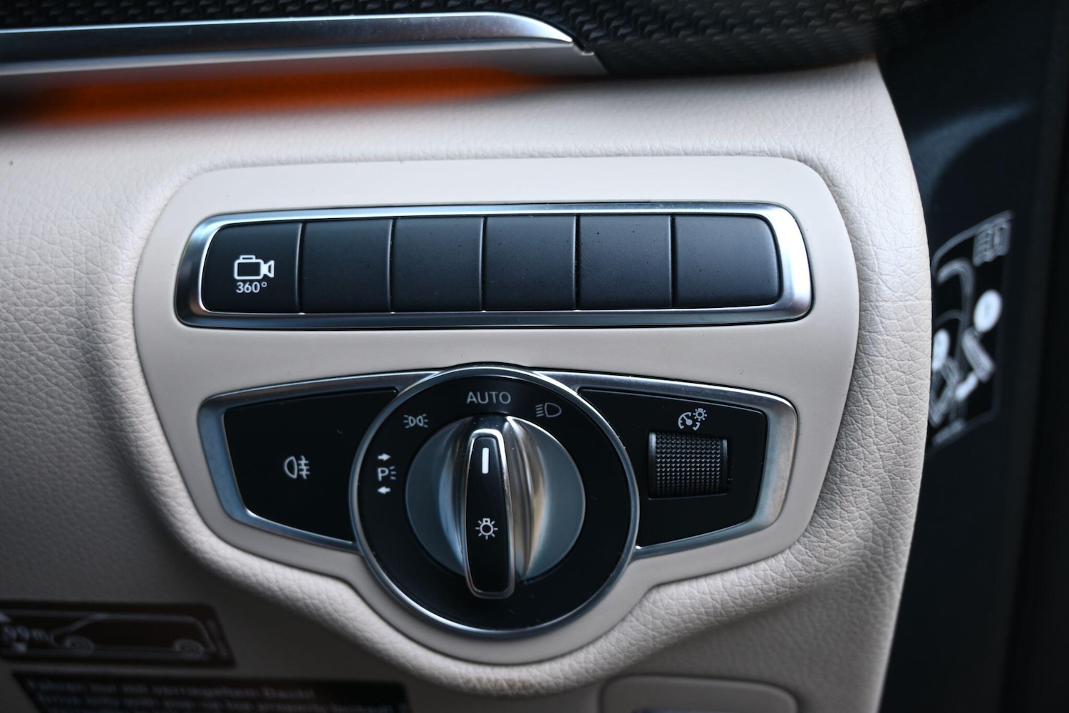 Used Mercedes-Benz V-Class 2018 for sale - 76988440: Photo 26