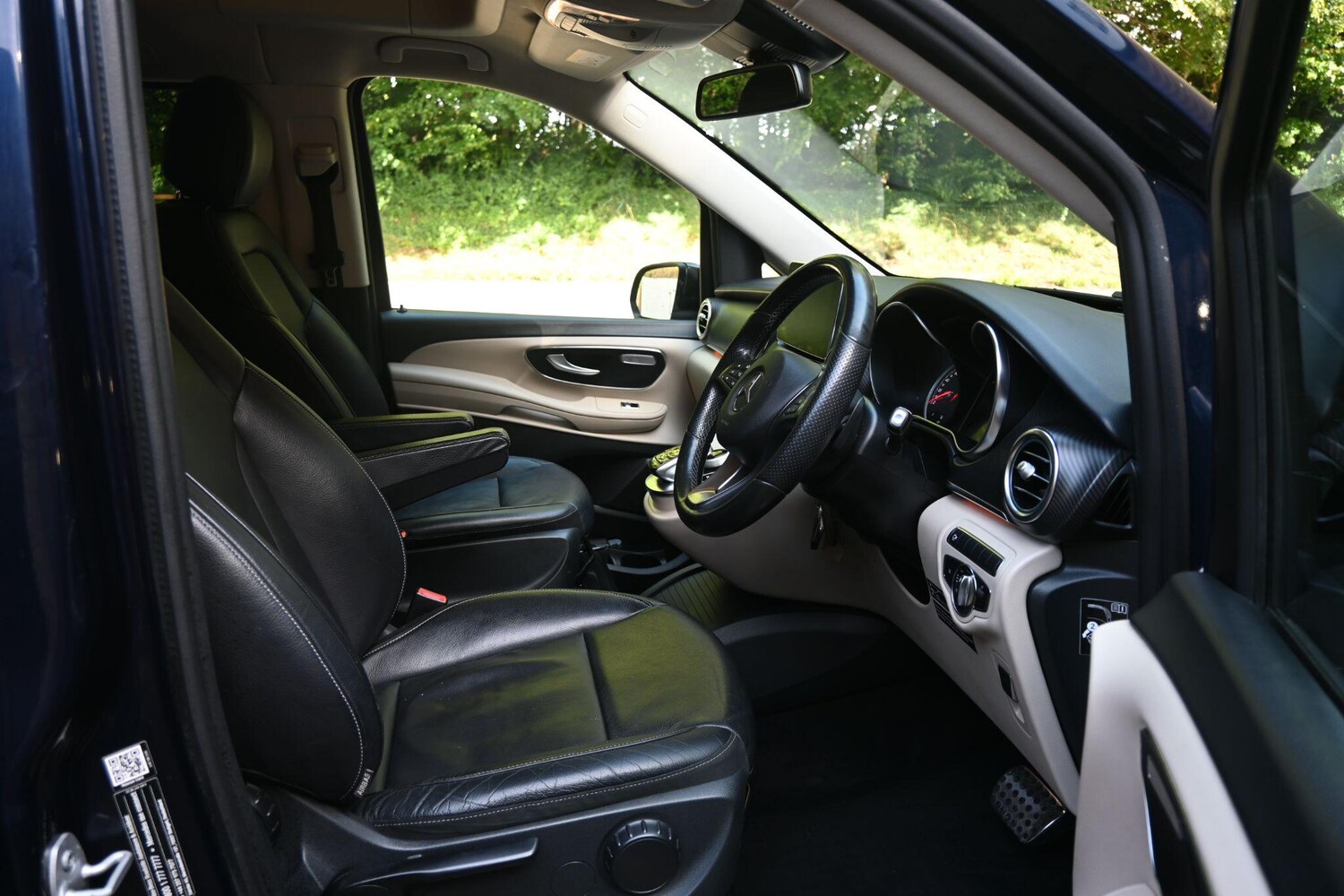 Used Mercedes-Benz V-Class 2018 for sale - 76988440: Photo 8