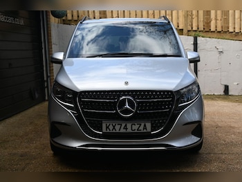 Used Mercedes-Benz V-Class 2025 for sale - 77940635: Photo