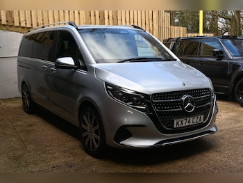 Used Mercedes-Benz V-Class 2025 for sale - 77940635: Photo