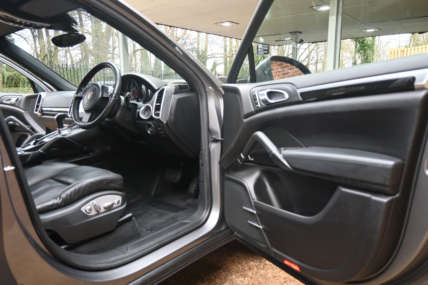 Used Porsche Cayenne 2010 for sale - 77510511: Photo 16