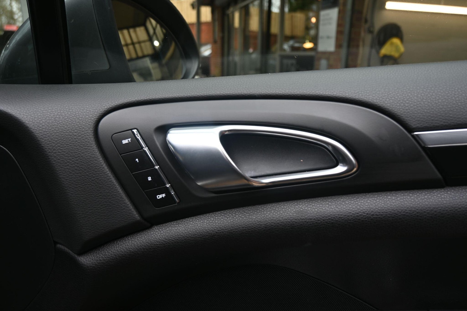 Used Porsche Cayenne 2010 for sale - 77510511: Photo 24